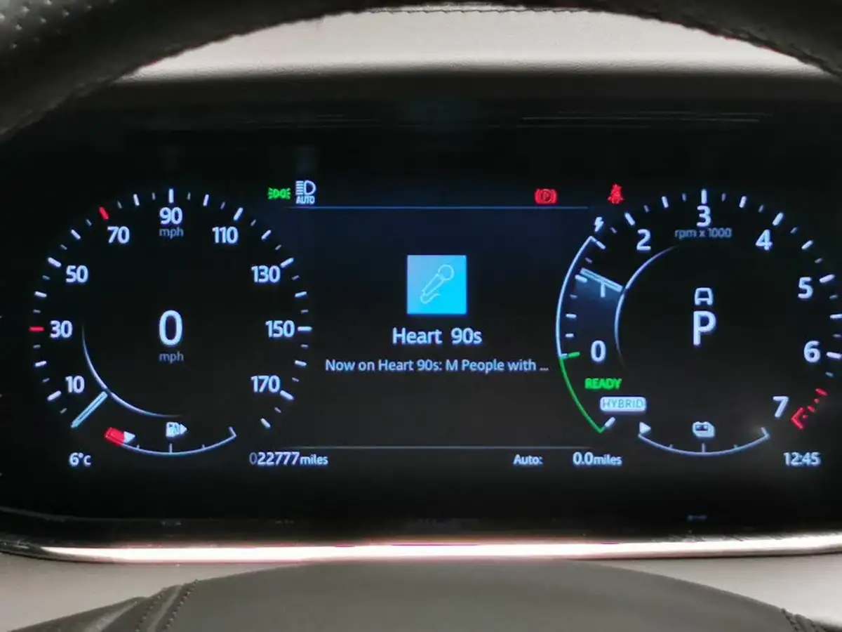 2022-land-rover-range-rover-evoque-15-p300e-autobiography-big-22