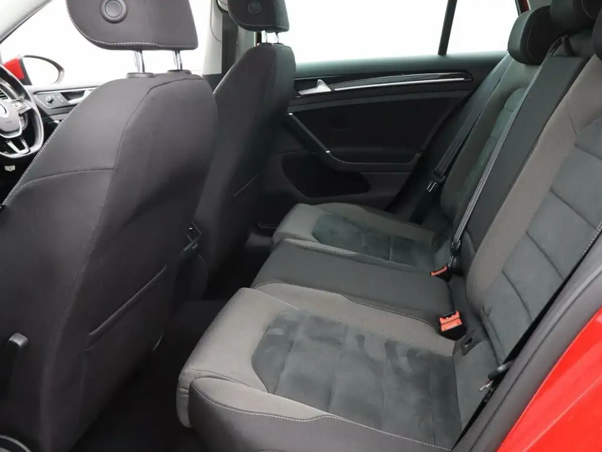 2019-volkswagen-golf-20tdi-gt-edition-hatchback-big-30