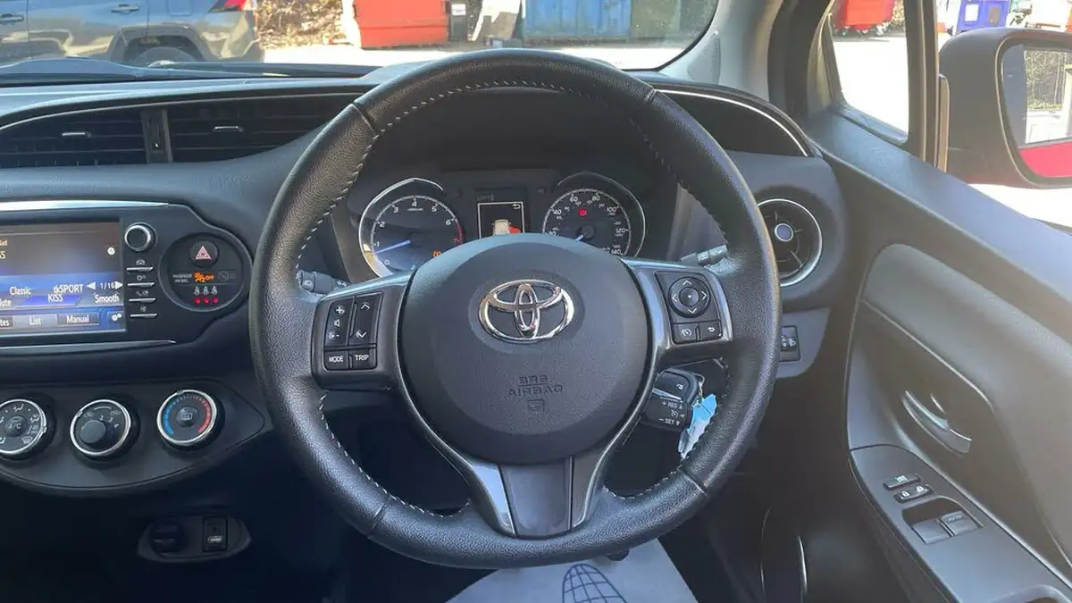 2020-toyota-yaris-15-vvt-i-y20-111bhp-1496cc-big-7