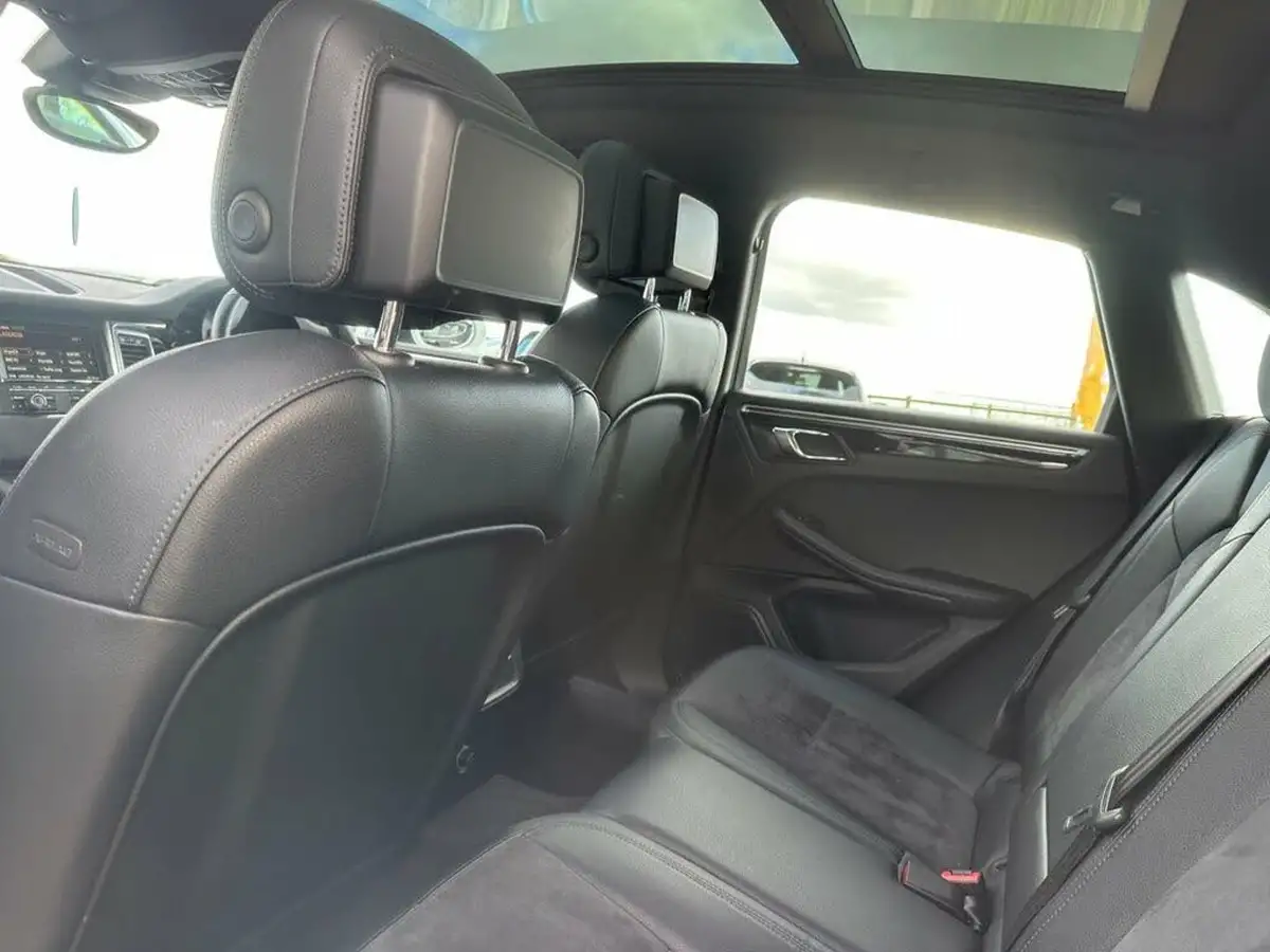 2015-porsche-macan-30-s-big-7