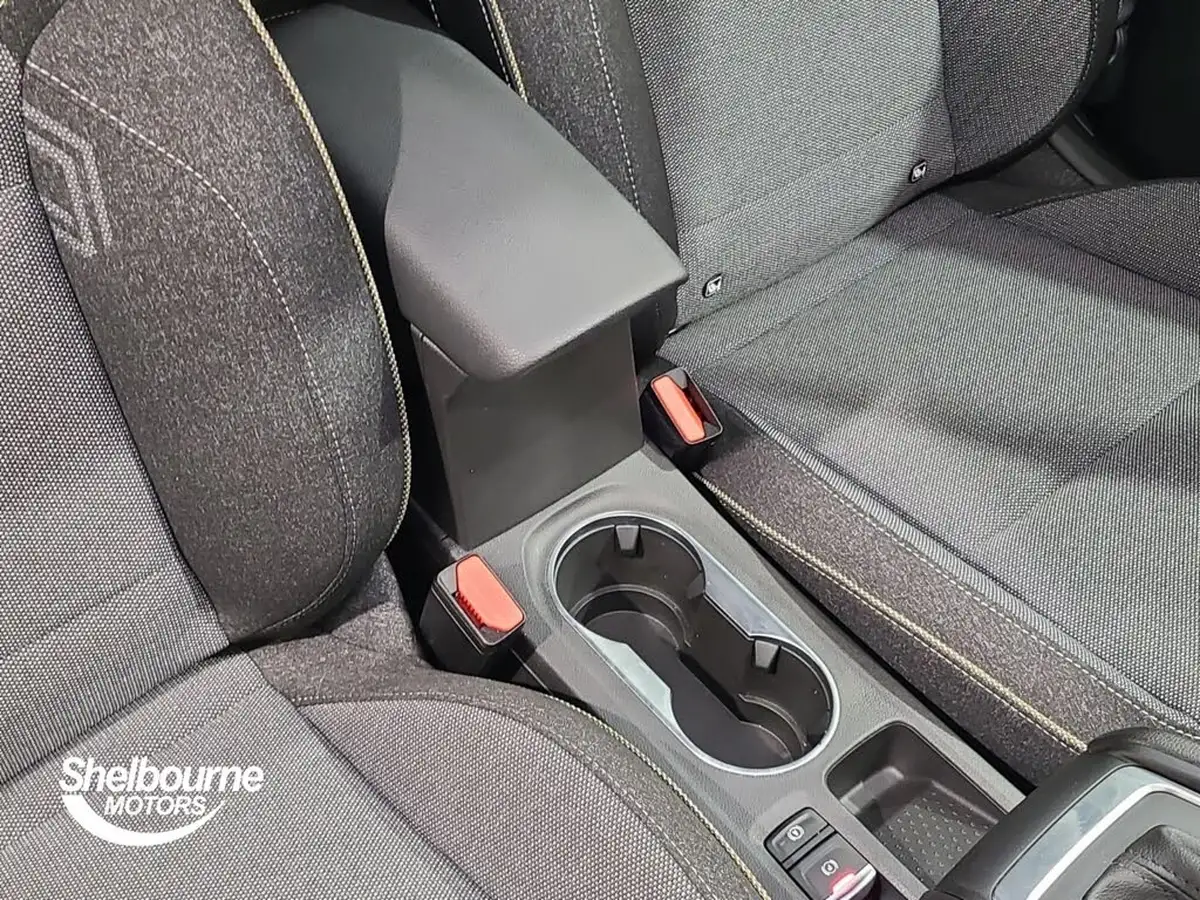2024-renault-captur-16-techno-145ps-full-big-33