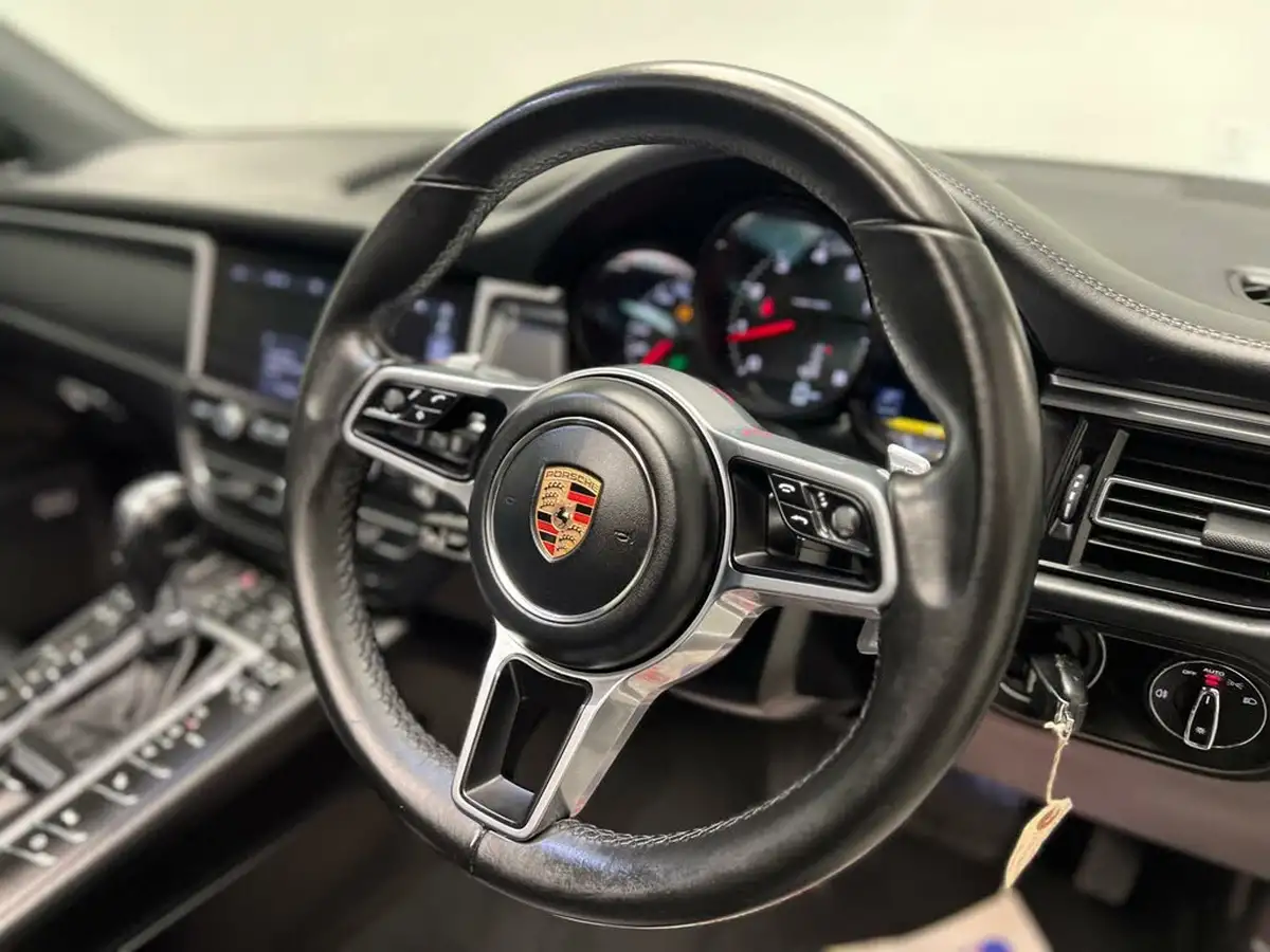 2019-porsche-macan-20-big-27