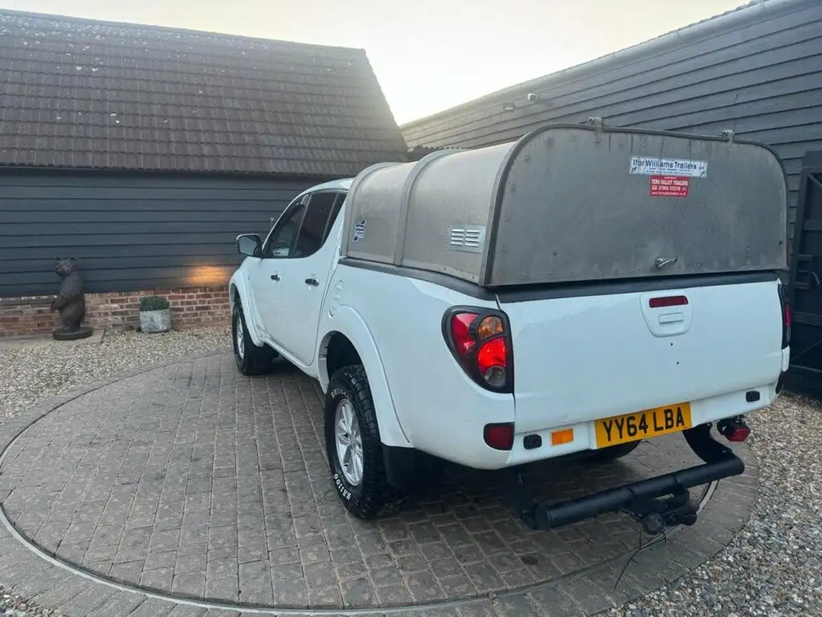 2014-mitsubishi-l200-25td-trojan-big-14