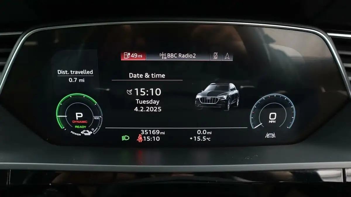 2020-audi-e-tron-50e-sport-big-10
