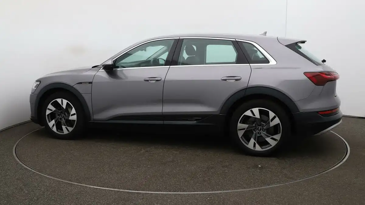 2020-audi-e-tron-50e-sport-big-52