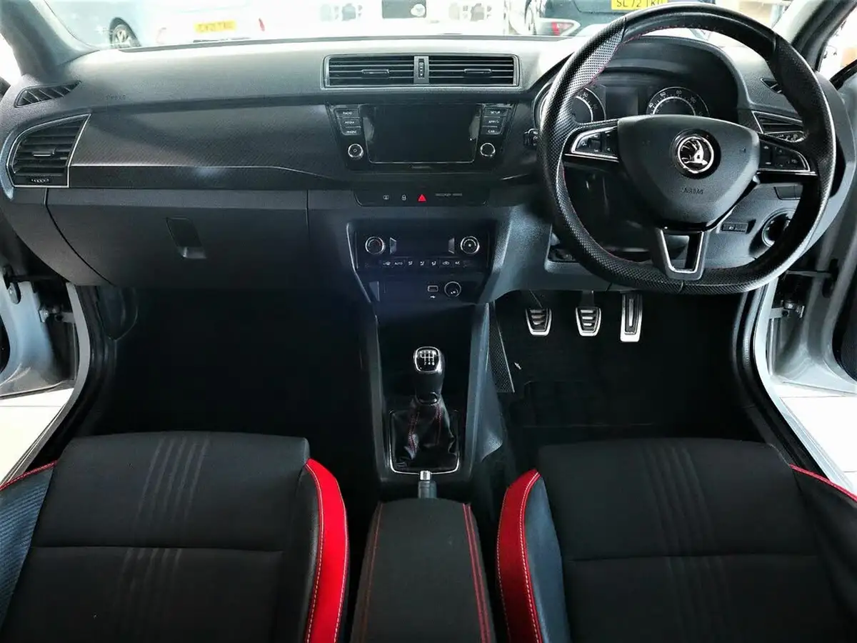 2019-skoda-fabia-10-tsi-monte-carlo-109ps-estate-big-25
