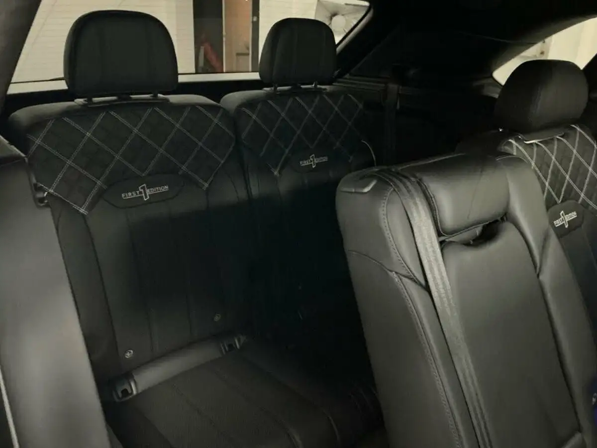 2021-bentley-bentayga-40-v8-big-55