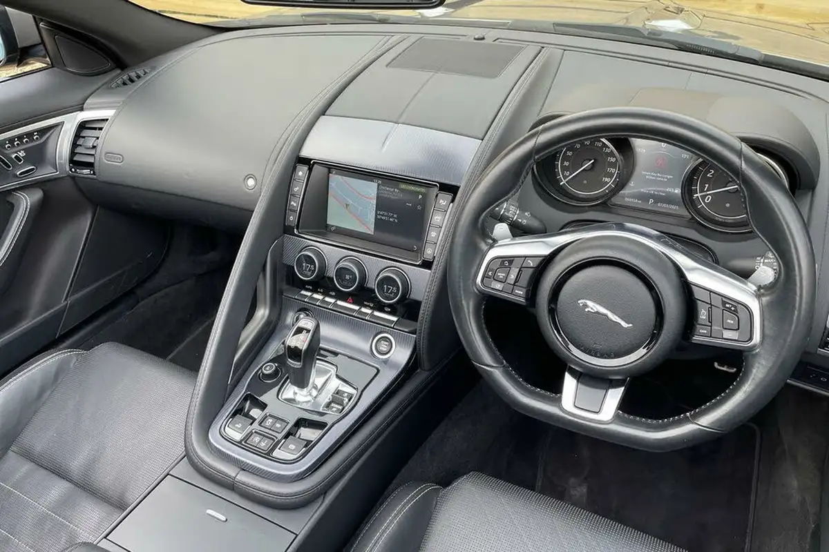 2017-jaguar-f-type-30-v6-sc-r-dynamic-380ps-convertible-auto-big-2