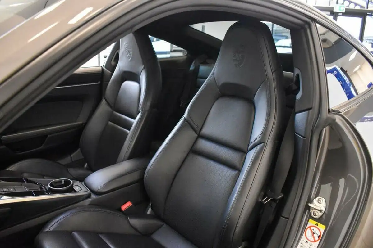 2019-porsche-911-30-carrera-4-coupe-big-16