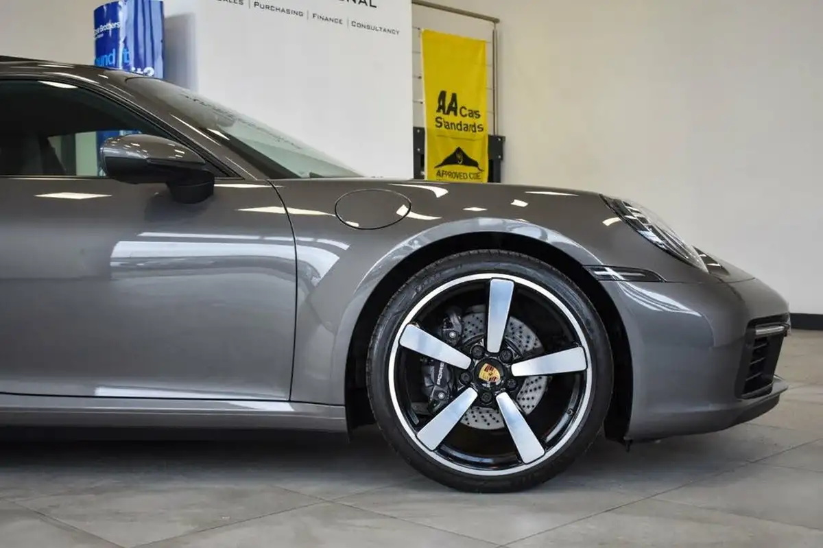 2019-porsche-911-30-carrera-4-coupe-big-20