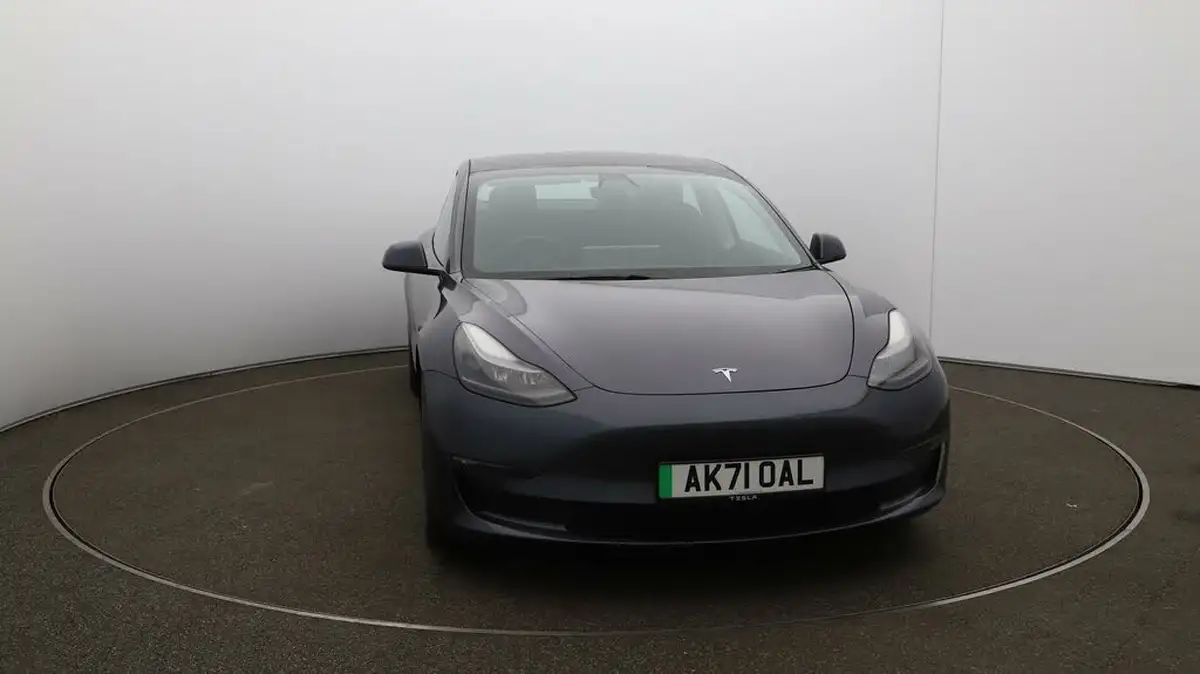 2021-tesla-model-3-e-long-range-awd-big-39