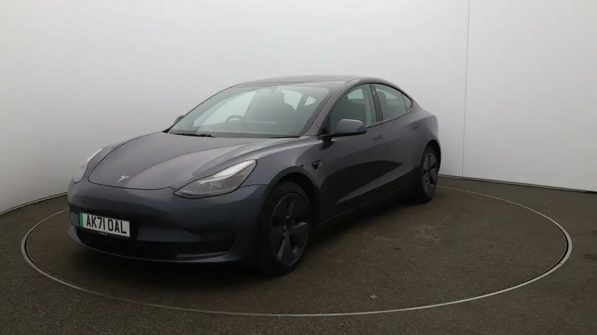 2021-tesla-model-3-e-long-range-awd-big-35