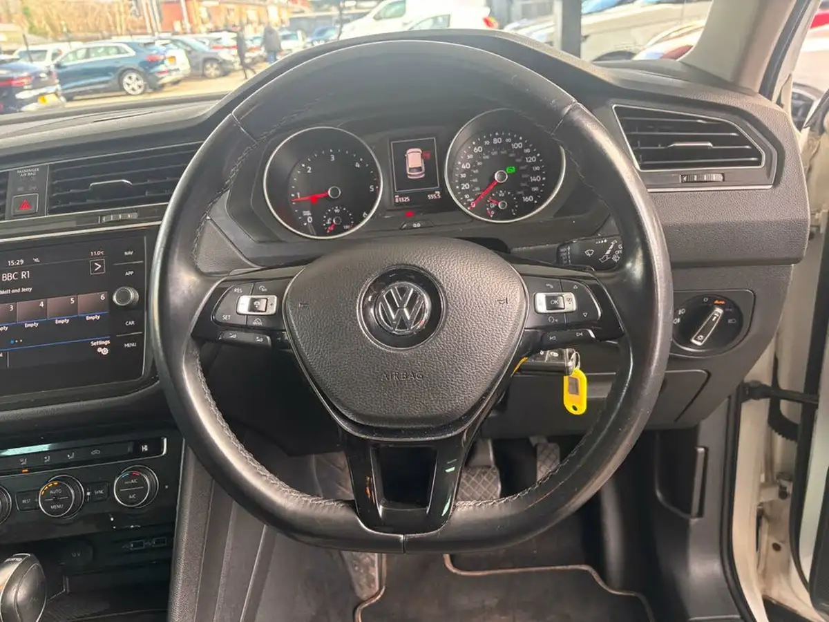 2018-volkswagen-tiguan-20tdi-se-navigation-150ps-4motion-ss-dsg-big-32