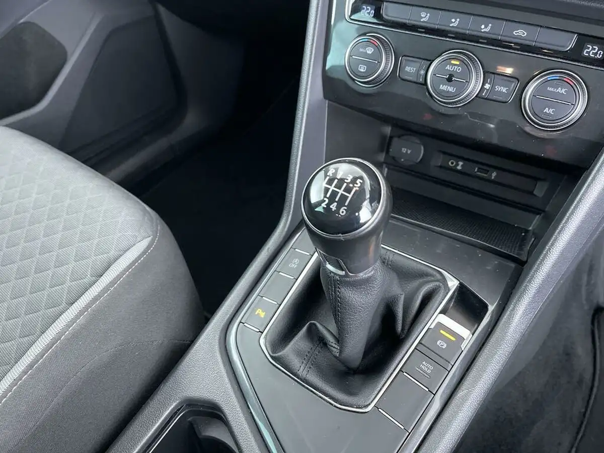 2016-volkswagen-tiguan-20tdi-se-navigation-150ps-bmtss-big-44