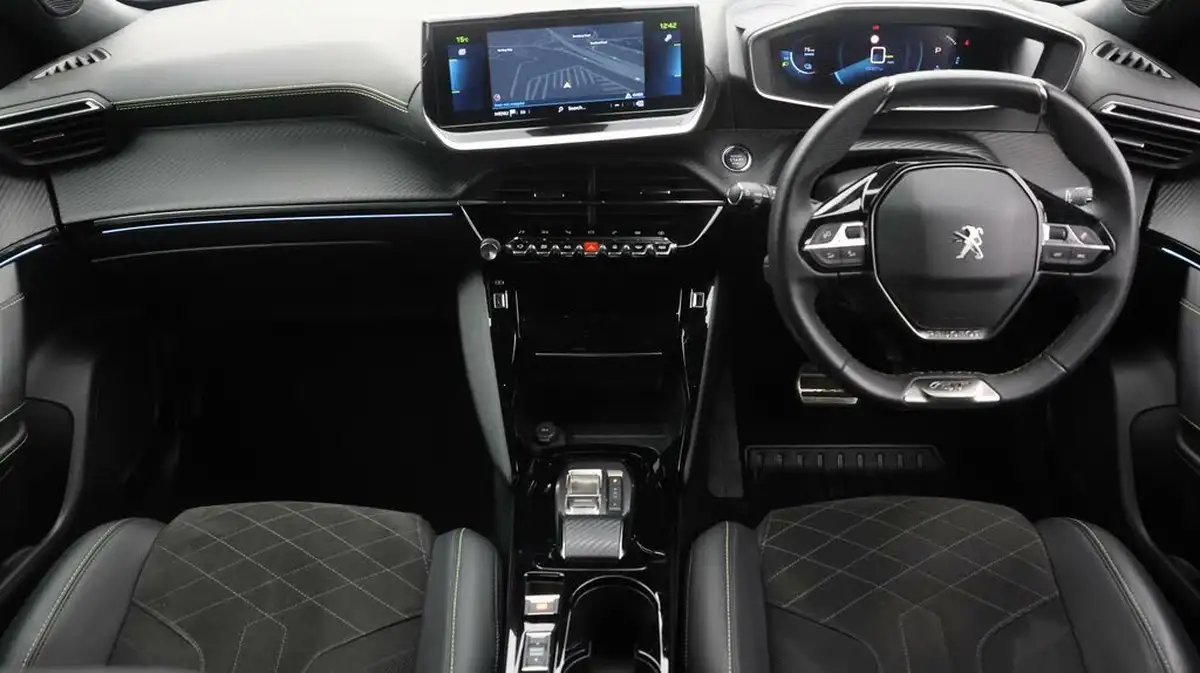 2022-peugeot-2008-suv-e-gt-premium-big-12