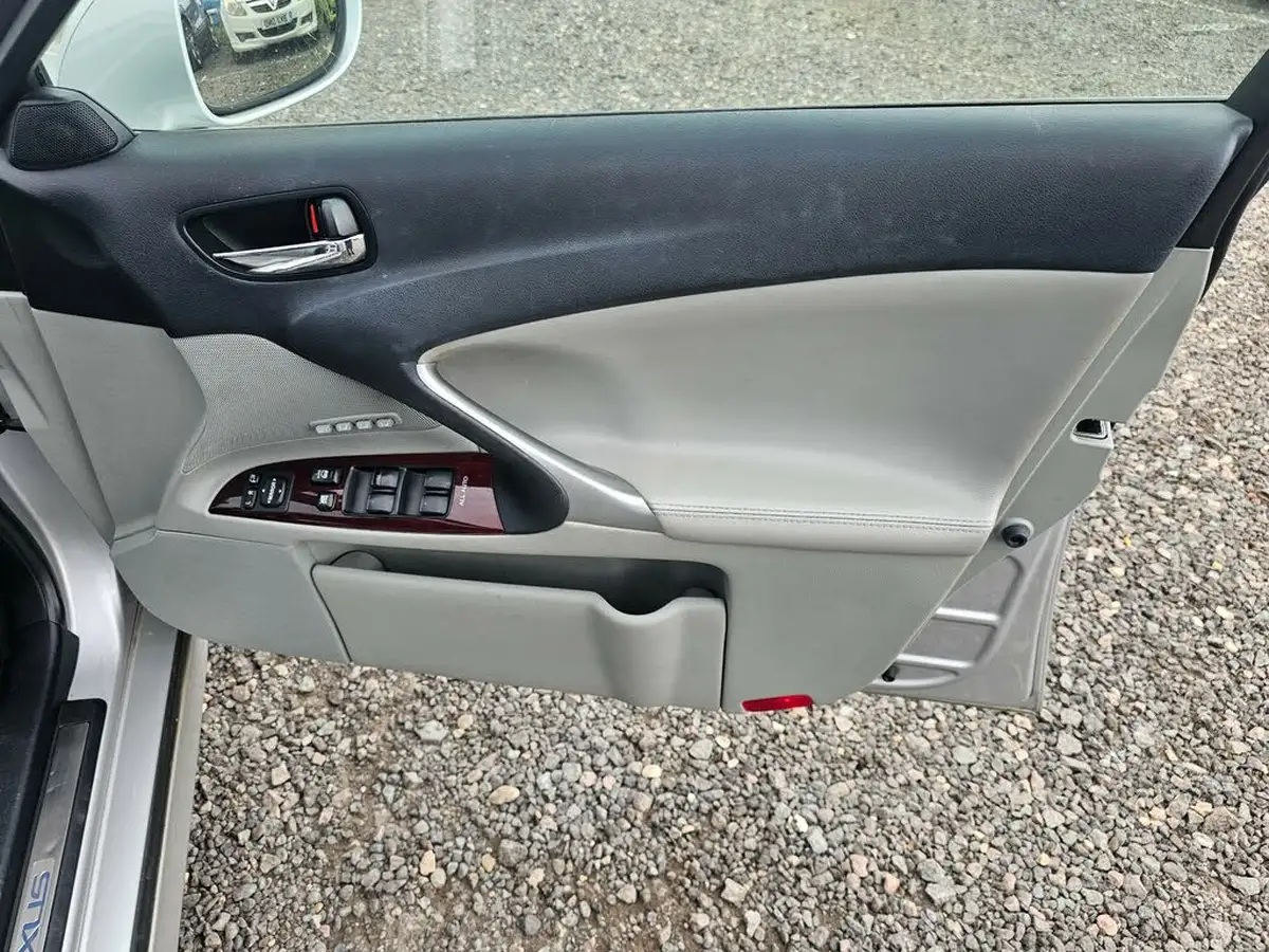 2007-lexus-is-250-25-se-l-auto-big-12