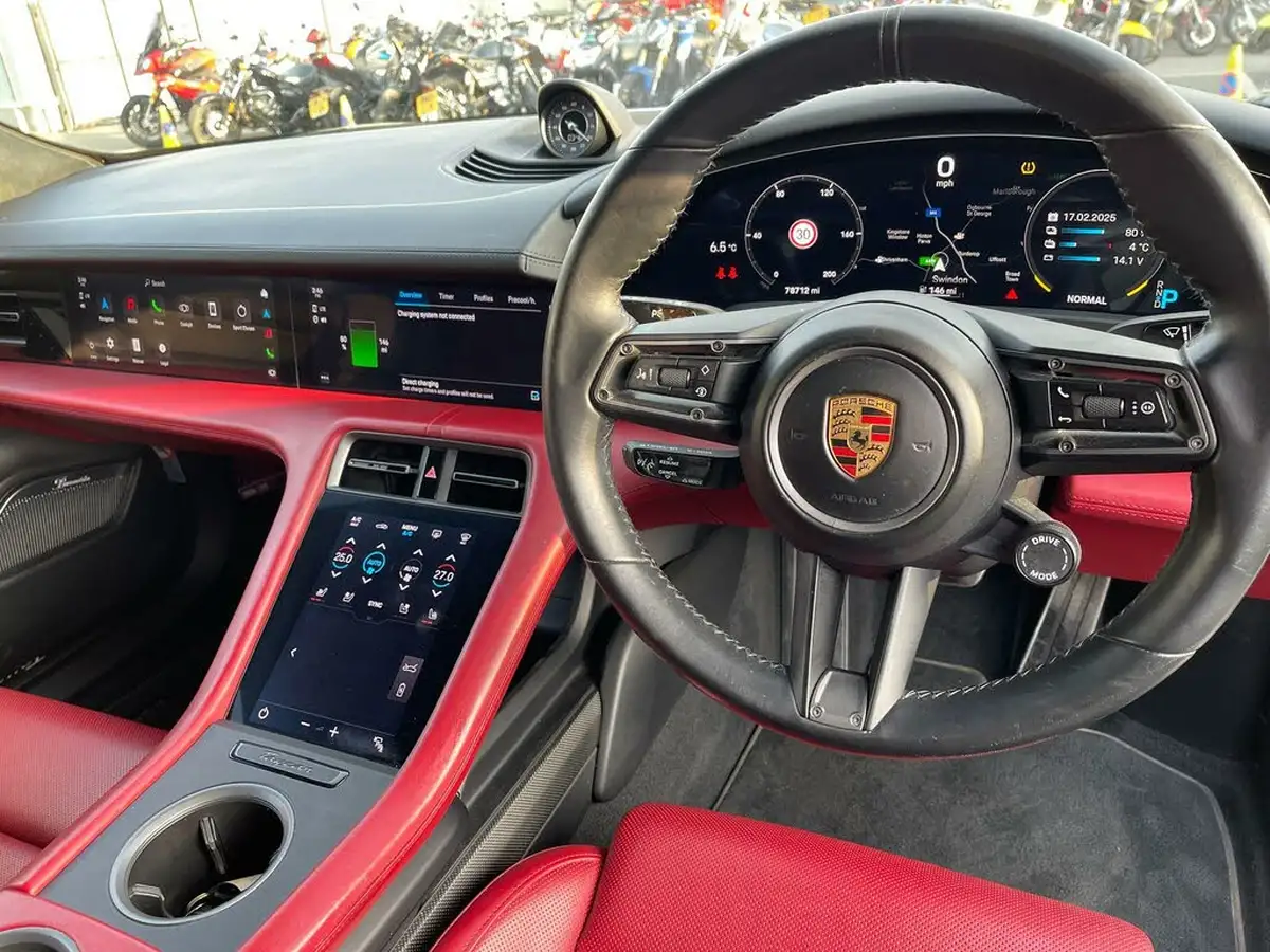 2020-porsche-taycan-e-turbo-s-big-50
