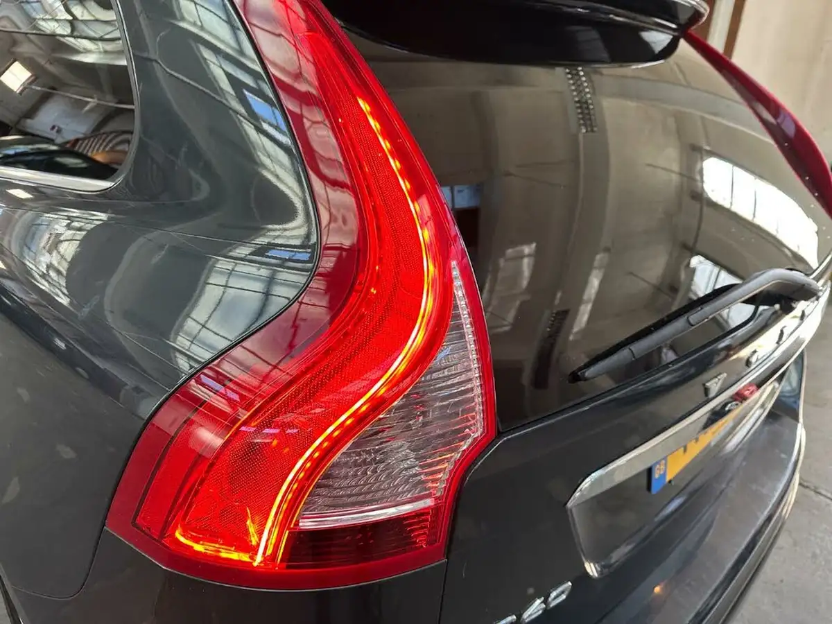 2016-volvo-xc60-20td-d4-se-nav-geartronic-big-42