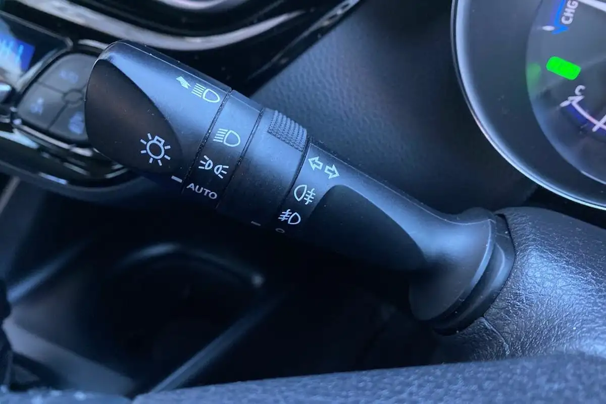 2022-toyota-c-hr-18-vvt-i-icon-big-22