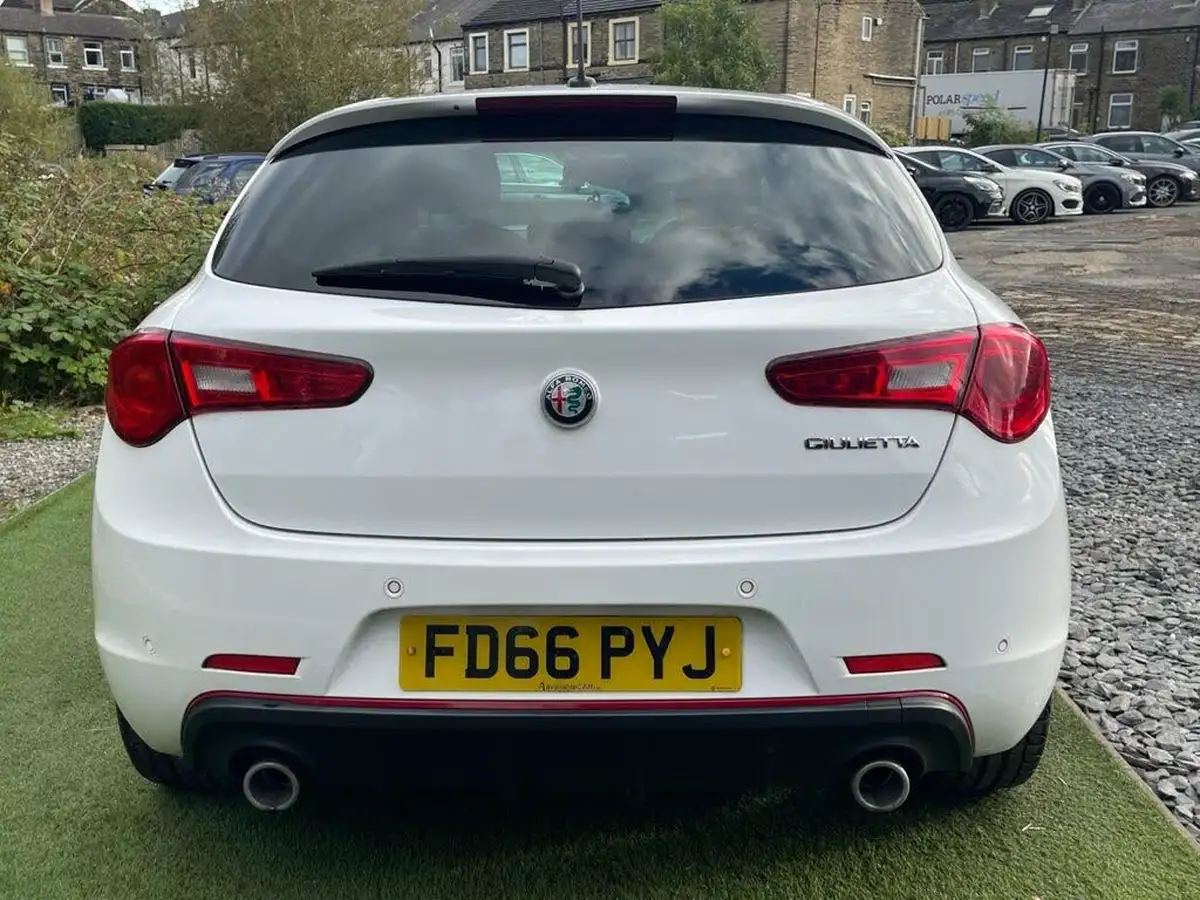 2016-alfa-romeo-giulietta-20jtdm-2-speciale-150bhp-big-5