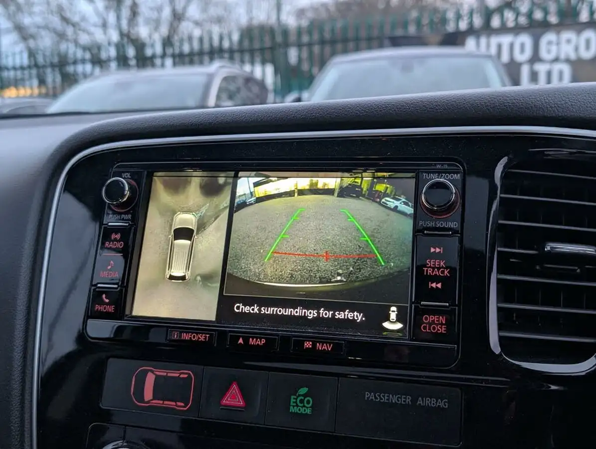 2016-mitsubishi-outlander-20-gx4h-phev-big-15