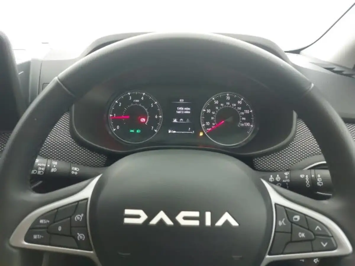 2024-dacia-sandero-stepway-10-tce-expression-90bhp-big-18