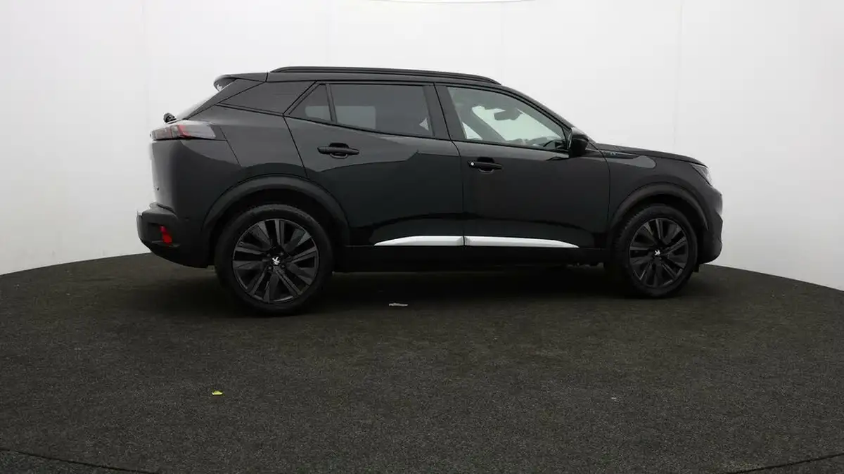 2021-peugeot-2008-suv-e-gt-premium-50kwh-big-27