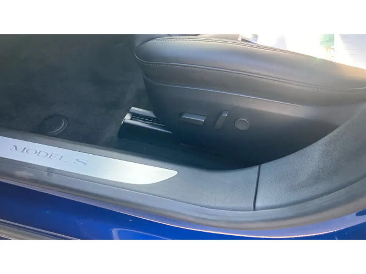 2020-tesla-model-s-e-long-range-big-22
