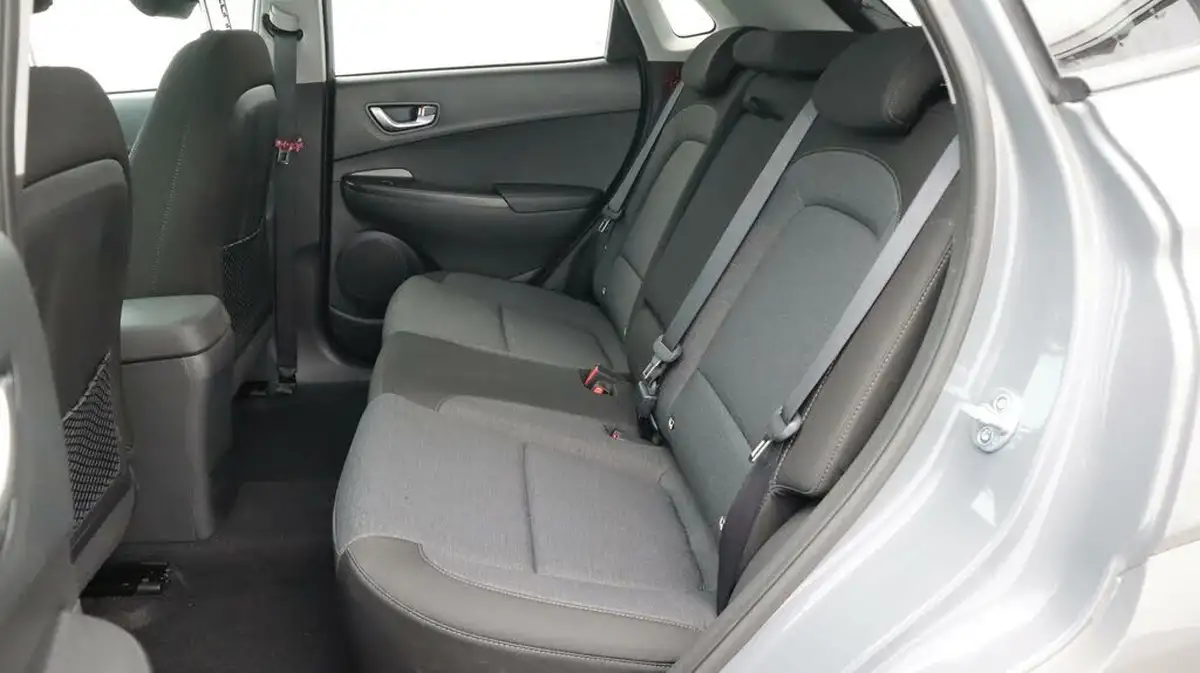 2023-hyundai-kona-e-premium-136ps-39kwh-big-16