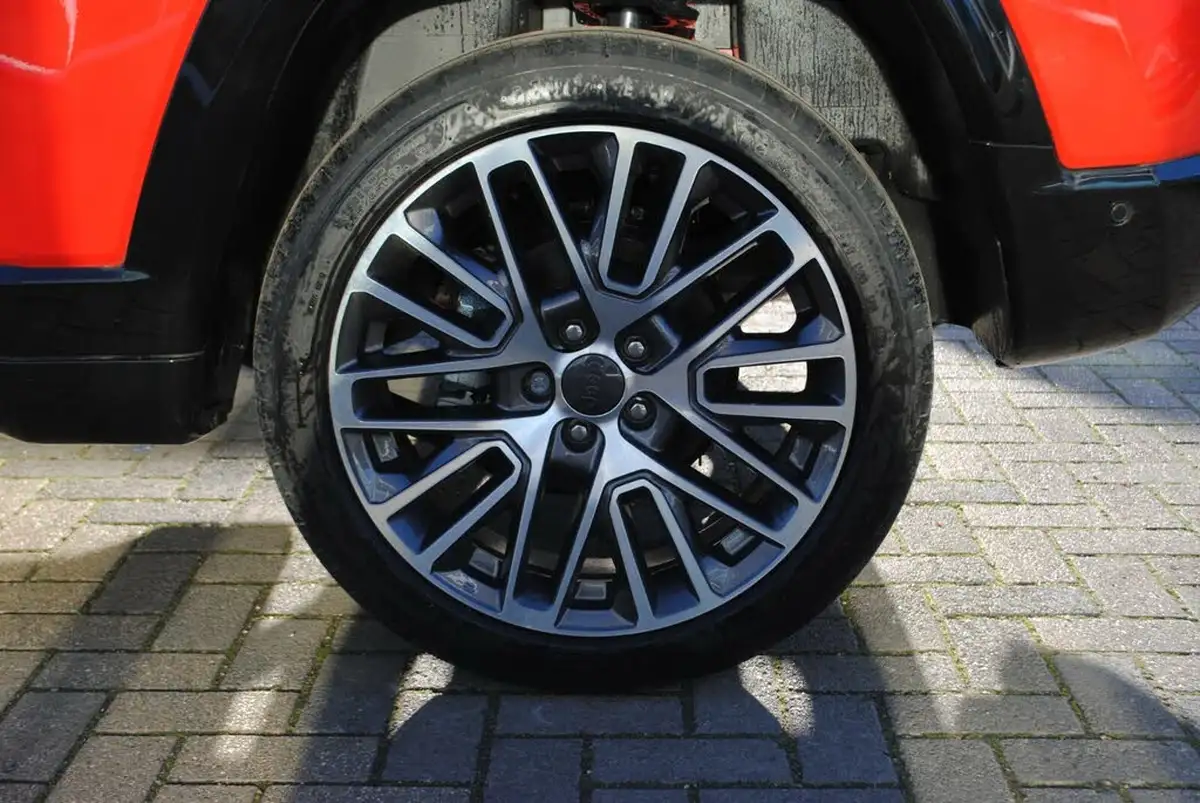 2024-jeep-compass-15-altitude-big-11