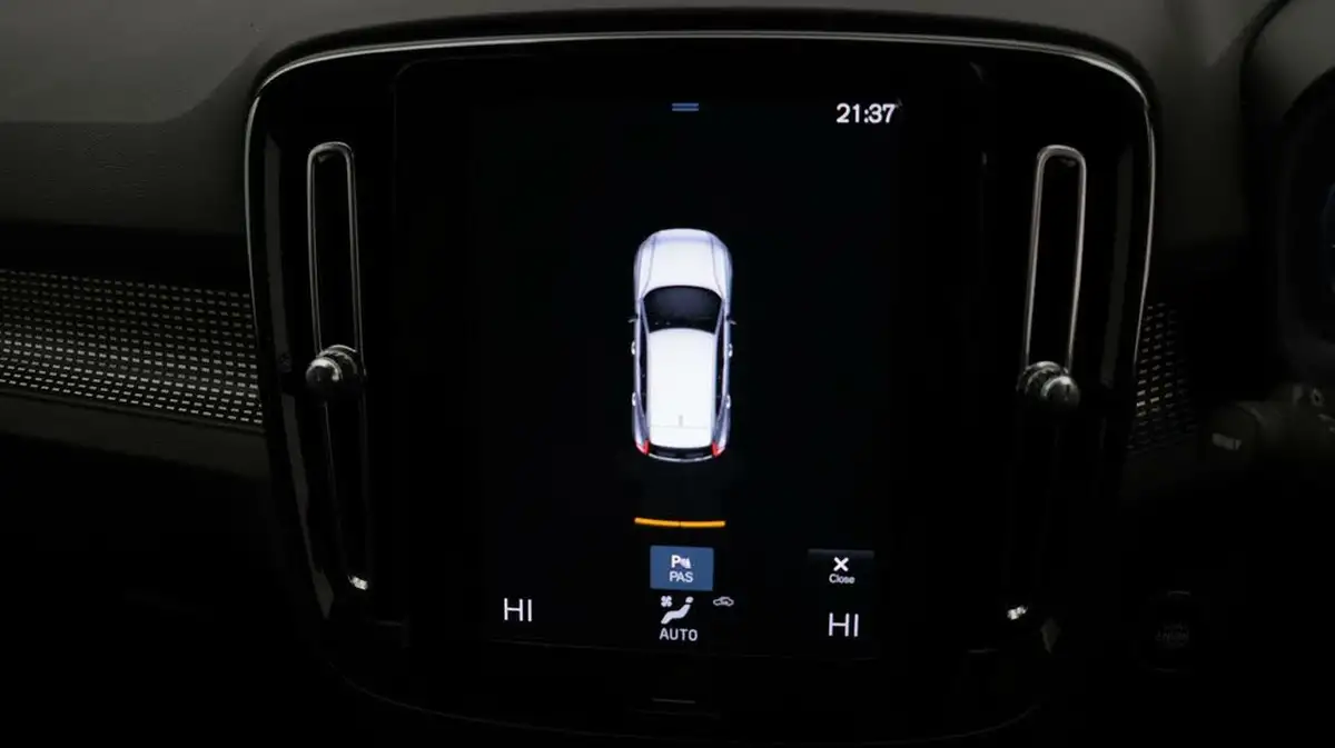 2021-volvo-xc40-15-t3-r-design-161bhp-big-26