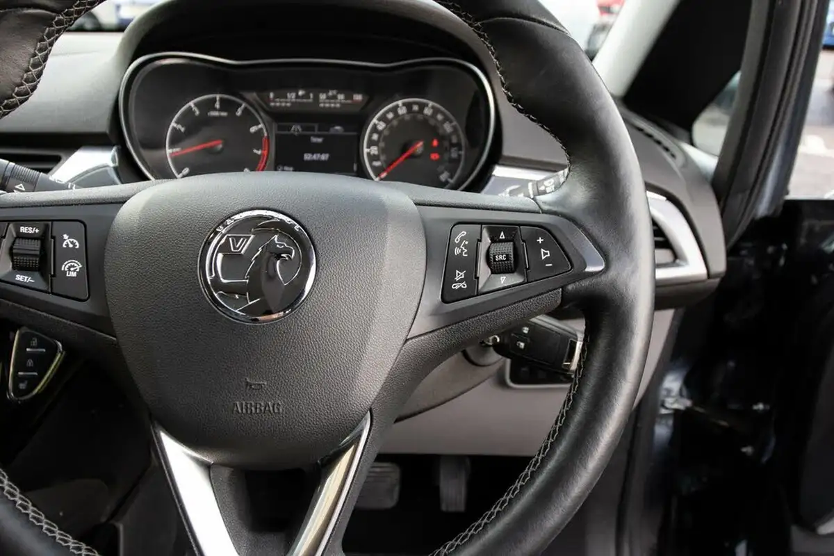 2016-vauxhall-corsa-14i-se-90ps-5d-1398cc-auto-big-19