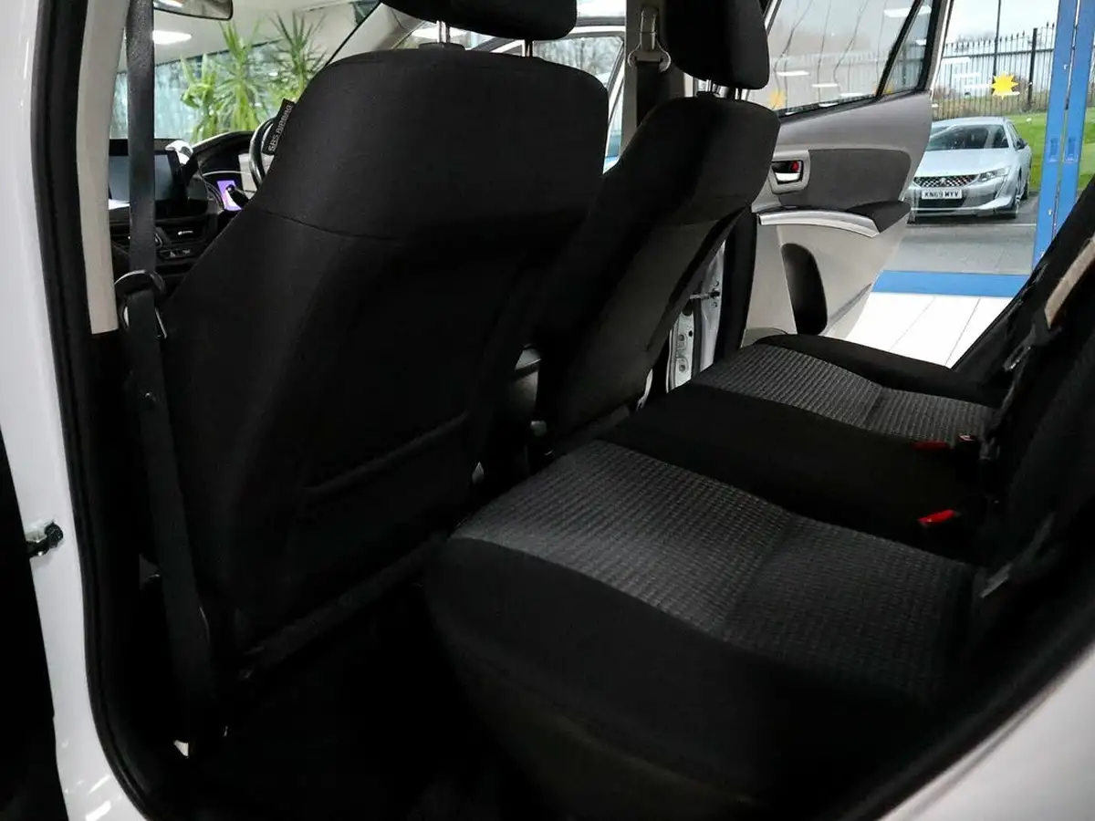 2023-suzuki-s-cross-14-boosterjet-motion-big-25