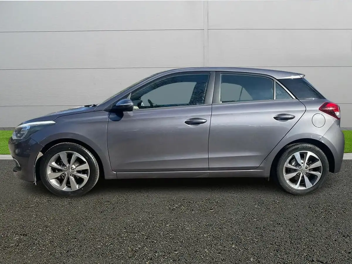 2015-hyundai-i20-14-se-auto-big-3