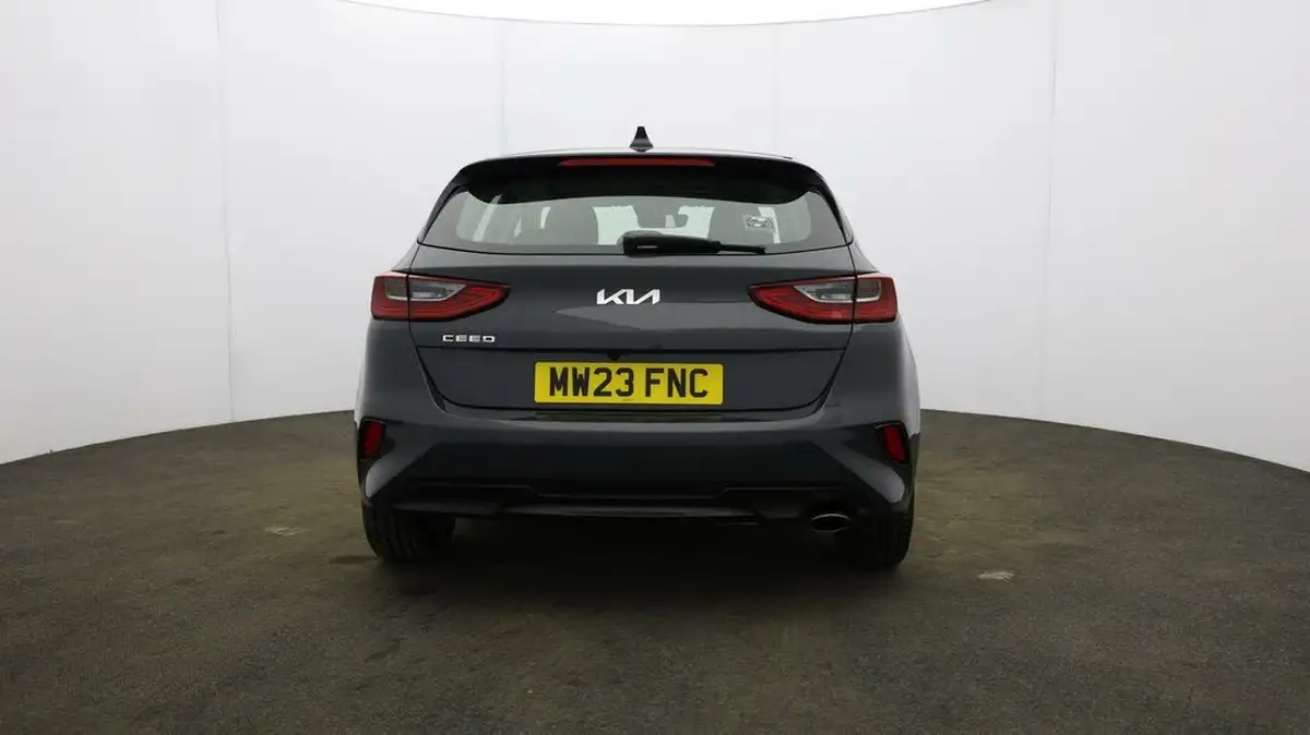 2023-kia-ceed-15-t-gdi-2-158bhp-non-adap-hatchback-big-5