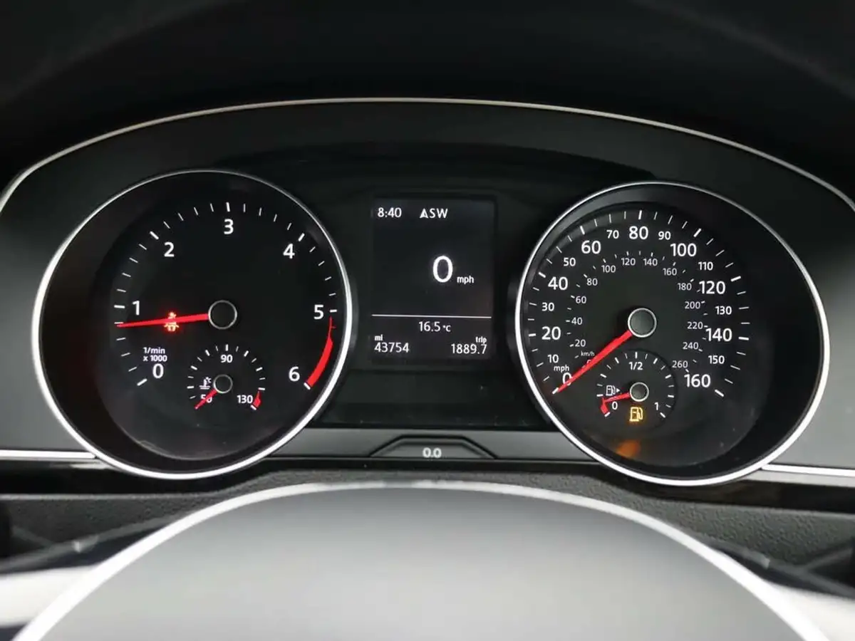 2017-volkswagen-passat-16tdi-se-business-bmtss-saloon-4d-big-7