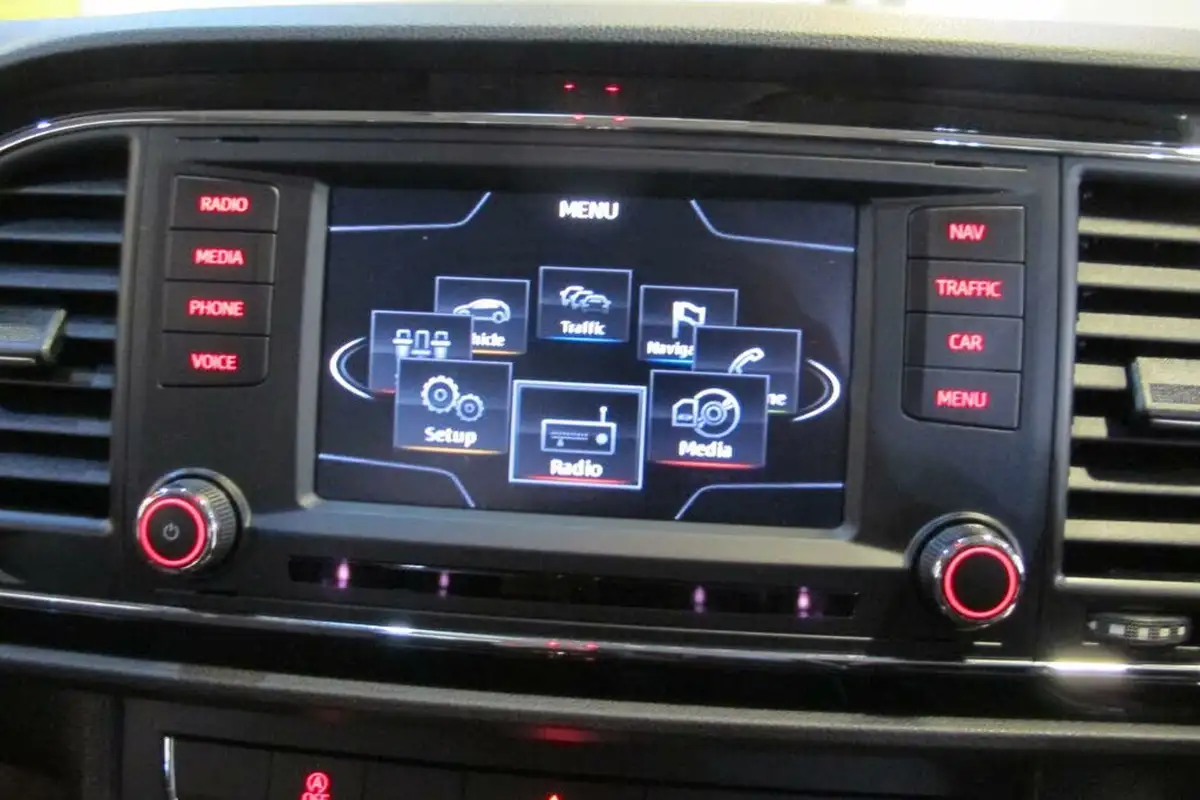 2015-seat-leon-16tdi-se-tech-pack-110ps-hatchback-5d-big-29