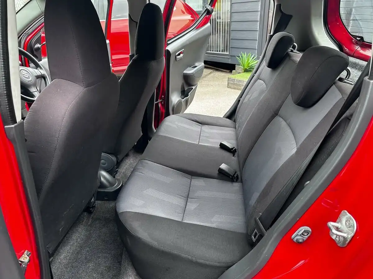 2013-suzuki-alto-10-sz3-big-18