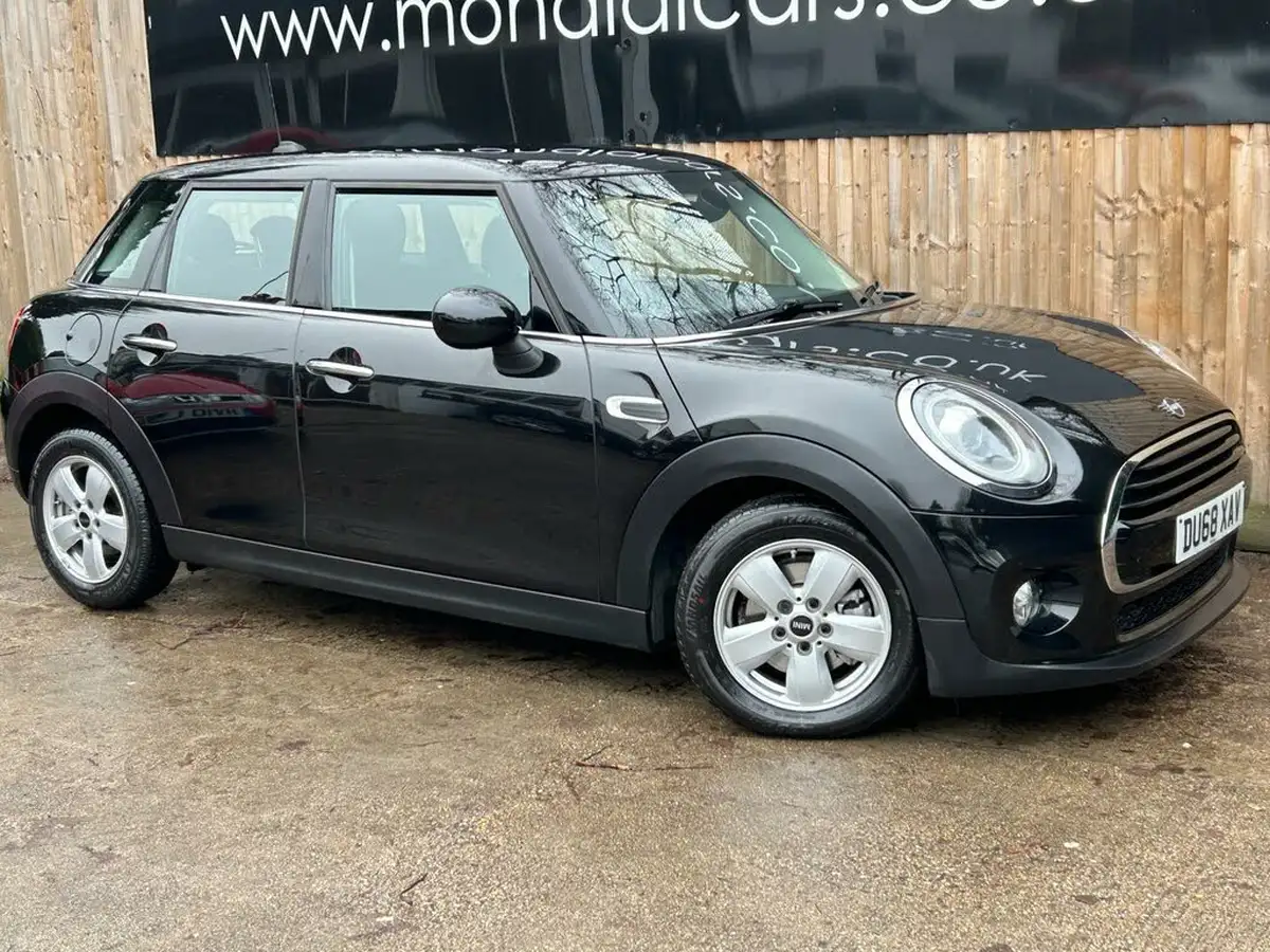 2018-mini-cooper-15-cooper-series-ii-ss-hatchback-5d-auto-big-9