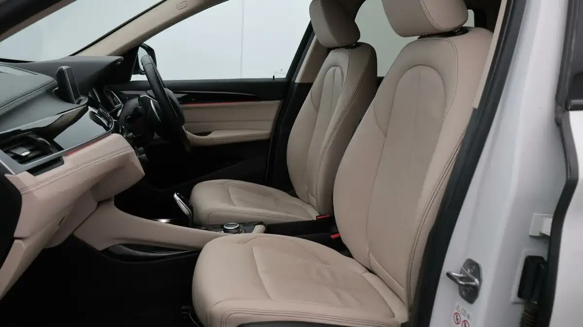 2021-bmw-x1-20-xdrive20i-xline-big-14