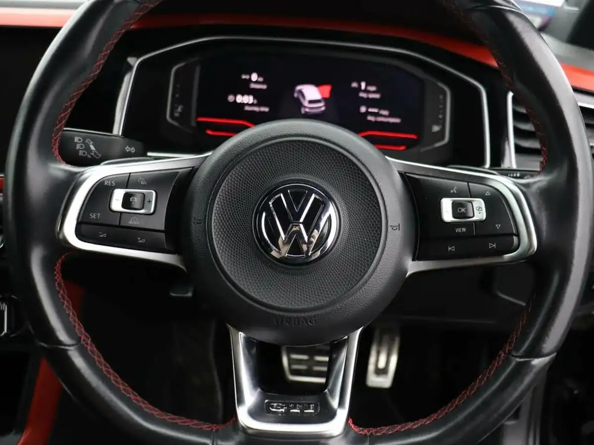 2019-volkswagen-polo-20-tsi-gti-big-33