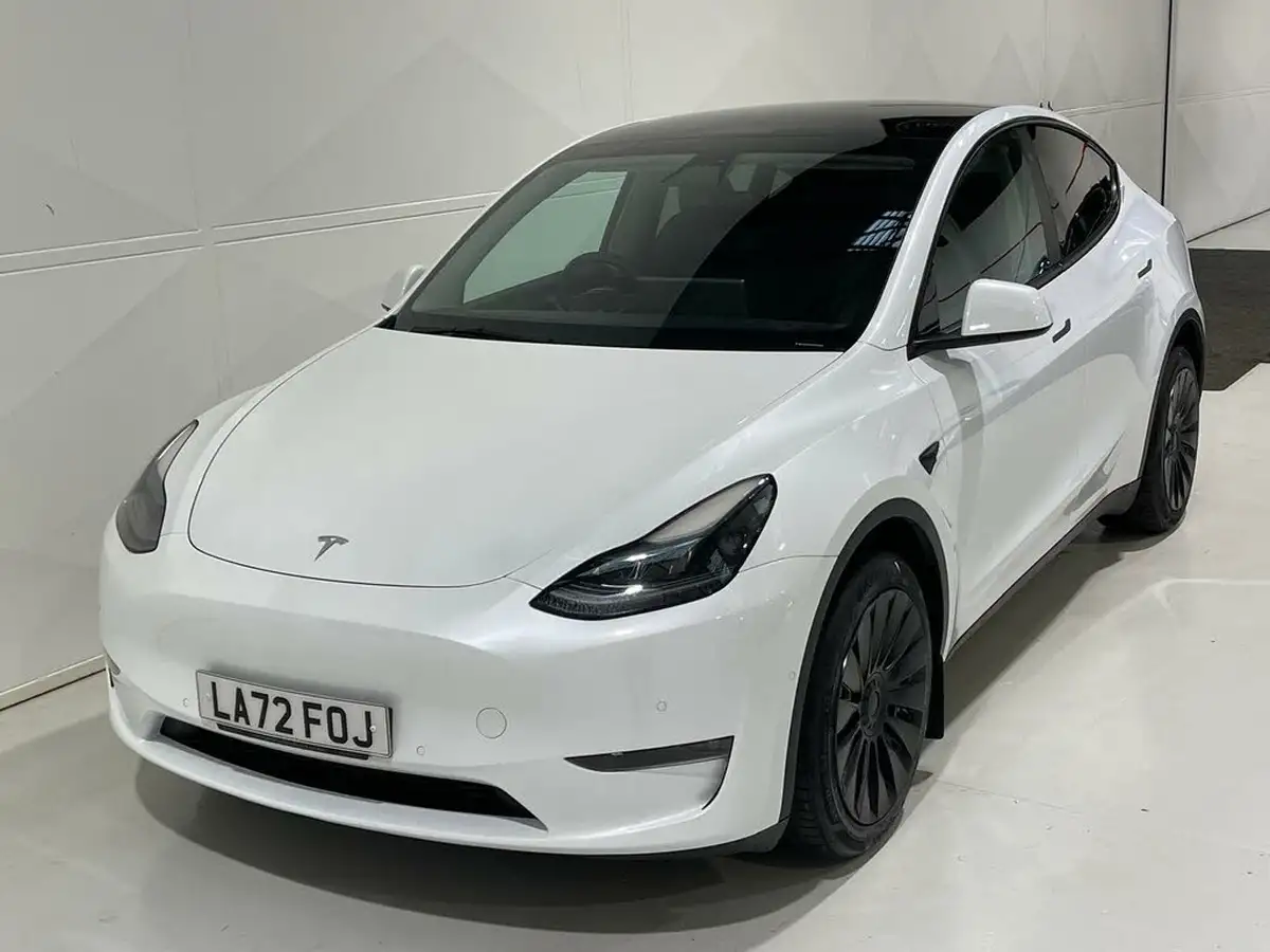 2022-tesla-model-y-e-long-range-big-9
