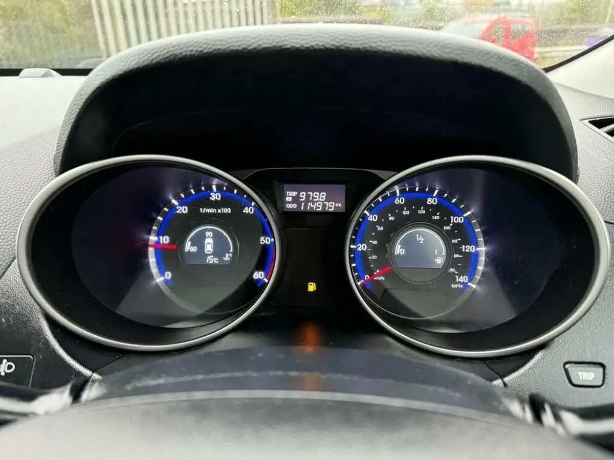 2011-hyundai-ix35-17td-style-big-36