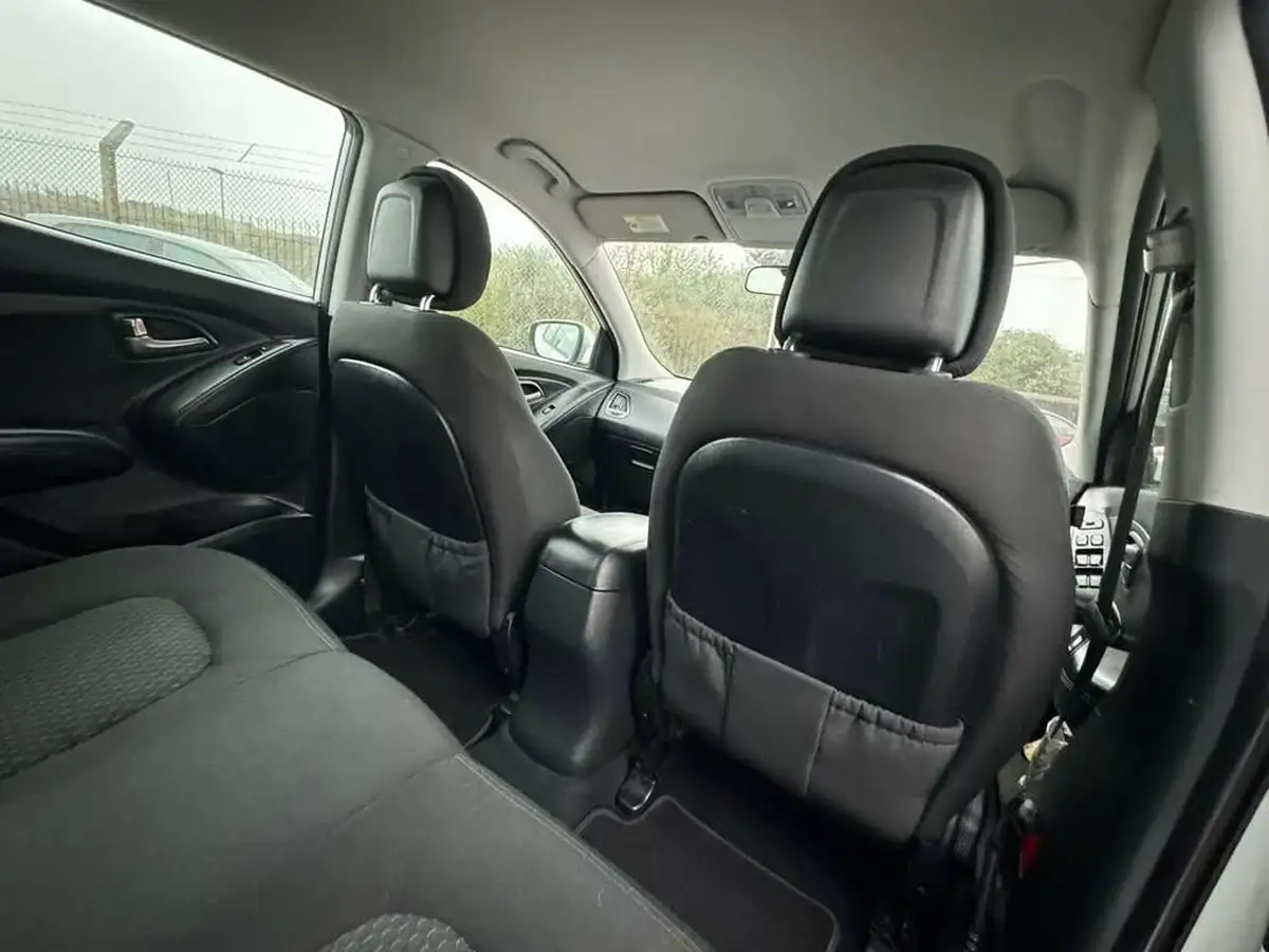 2011-hyundai-ix35-17td-style-big-12