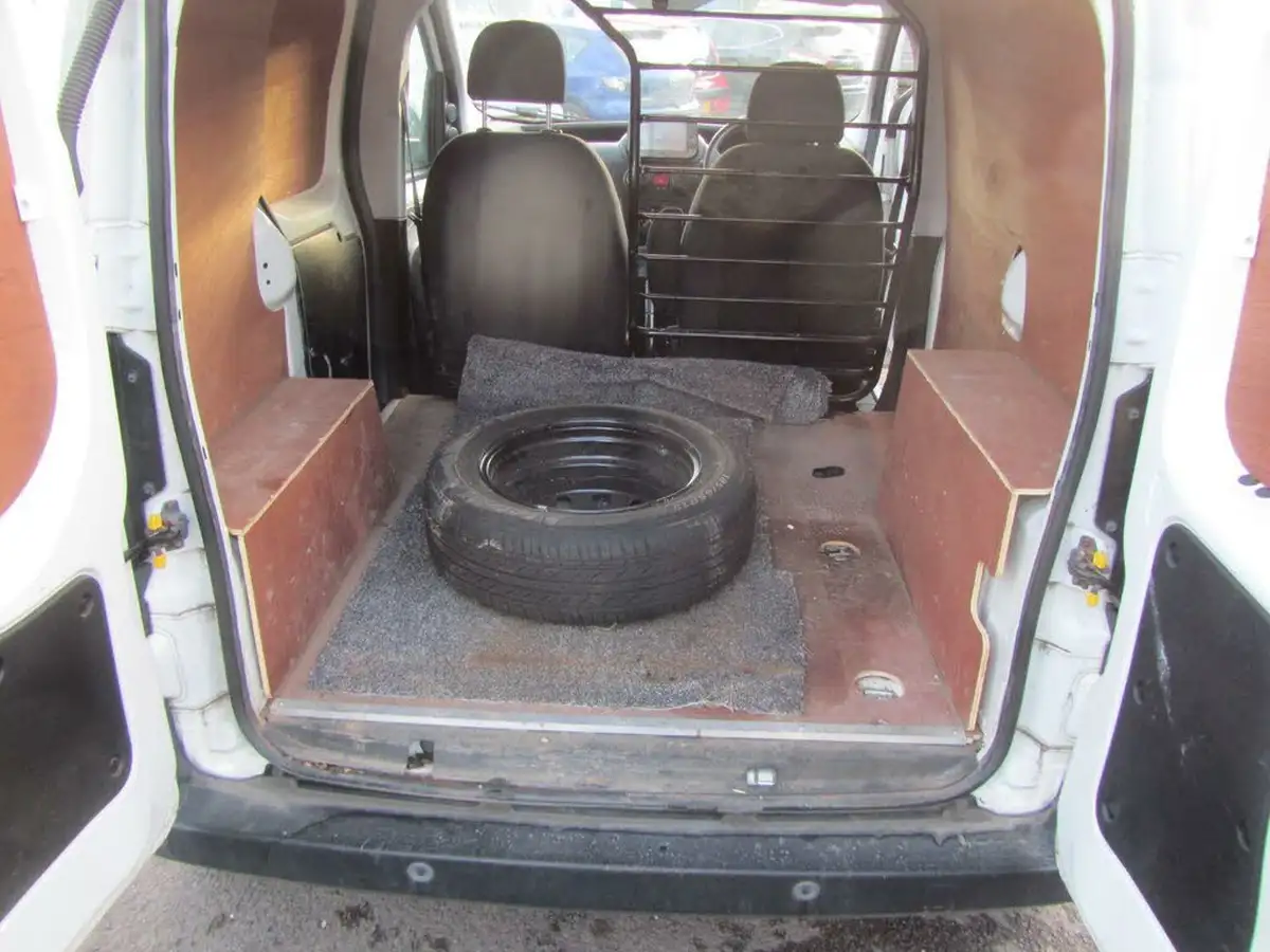 2020-fiat-fiorino-13td-cargo-tecnico-big-13
