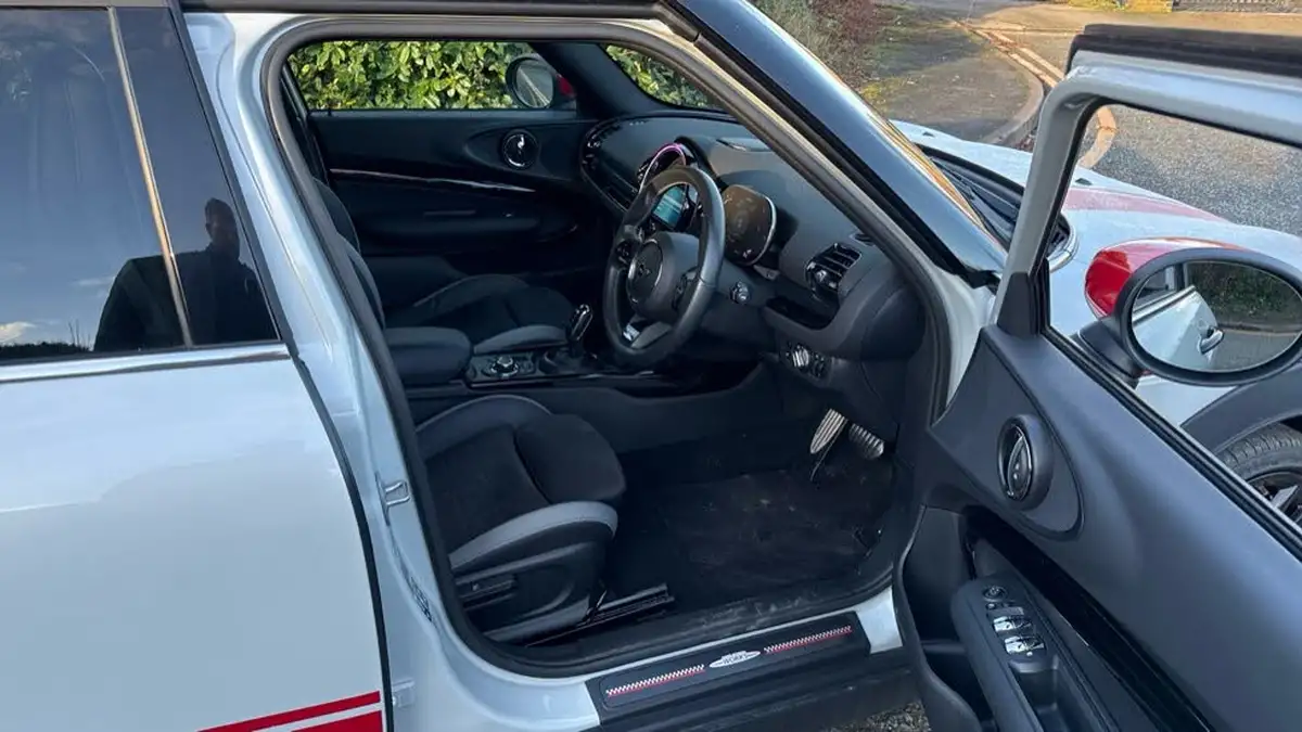 2021-mini-clubman-20-john-cooper-works-big-22