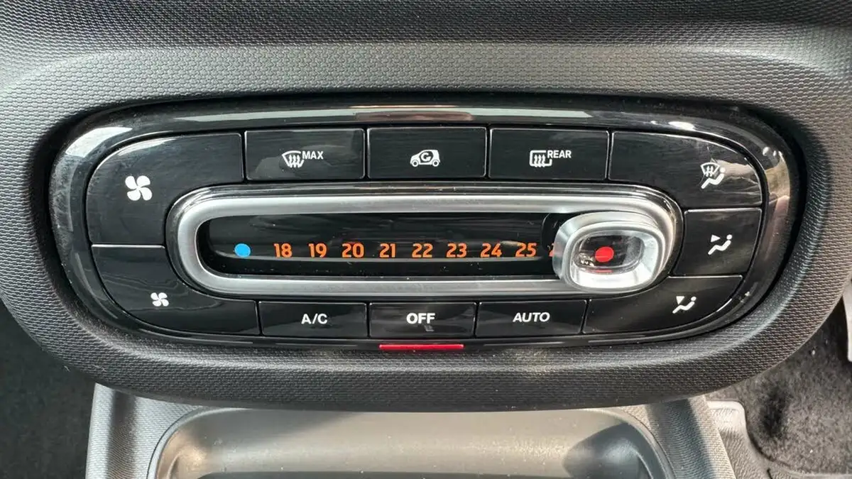 2018-smart-forfour-10-prime-premium-twinamic-big-31