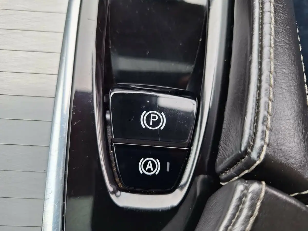 2016-volvo-xc90-20td-momentum-big-29