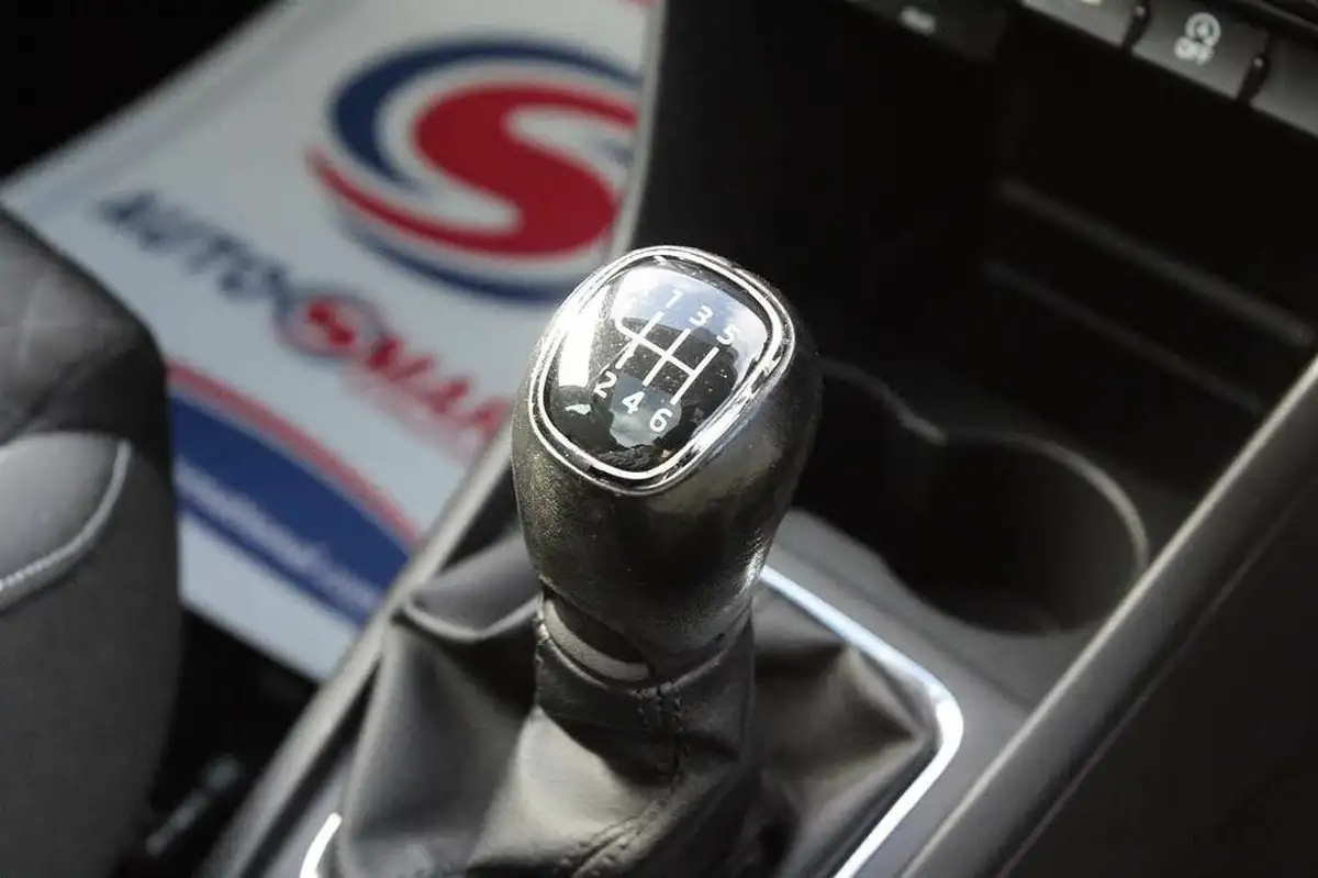 2017-skoda-rapid-spaceback-12-tsi-se-sport-big-15