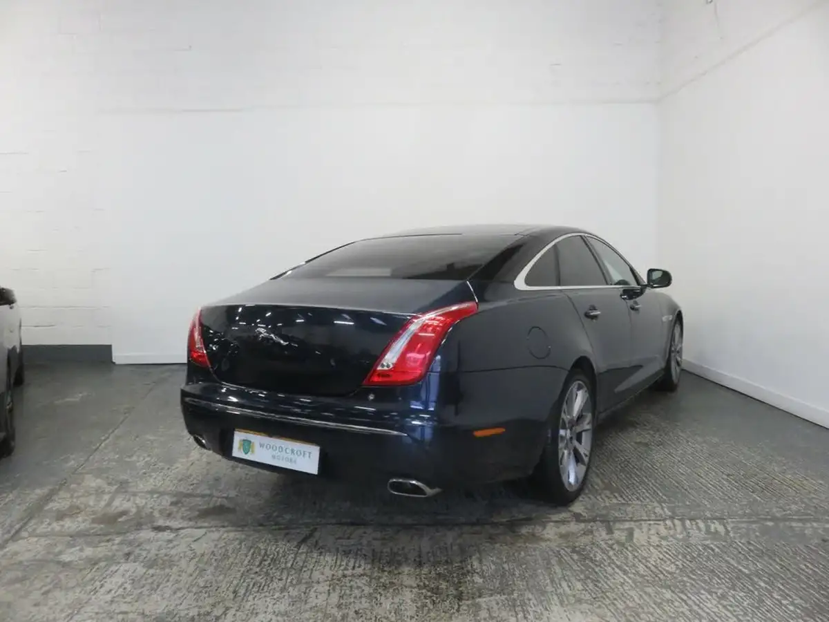 2012-jaguar-xj-series-30td-xj-portfolio-lwb-big-7